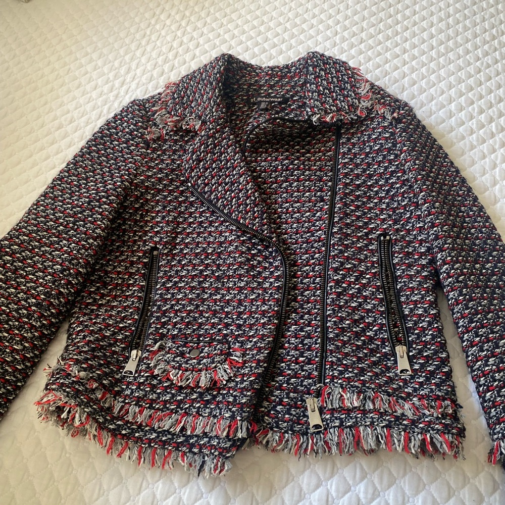 Elegant Tweed Blazer with Fringe Detail
